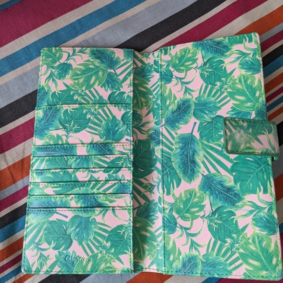 Travel wallet - Picture 2 of 4